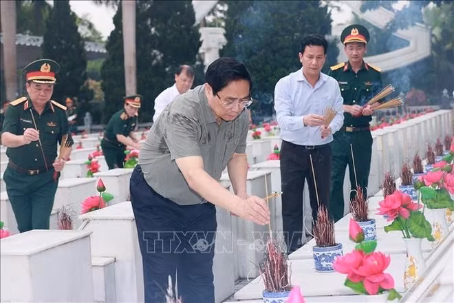 政府总理范明政莅临河江省调研 ảnh 3 政府总理范明政莅临河江省调研 ảnh 3