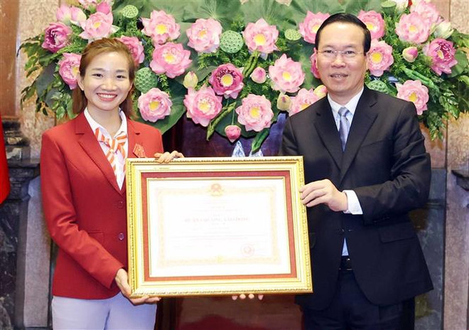 越南国家主席武文赏会见载誉归来的第32届东运会越南体育代表团 ảnh 1 越南国家主席武文赏会见载誉归来的第32届东运会越南体育代表团 ảnh 1