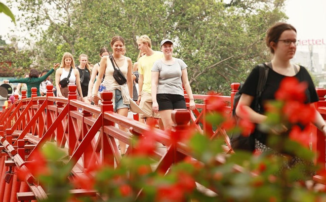 尽快消除签证瓶颈以敞开国门开门迎客 ảnh 1 尽快消除签证瓶颈以敞开国门开门迎客 ảnh 1