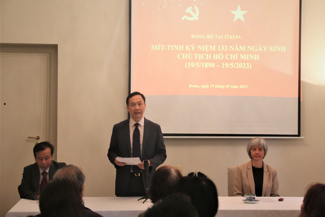 胡志明主席诞辰133周年纪念活动在多国举行 ảnh 1 胡志明主席诞辰133周年纪念活动在多国举行 ảnh 1