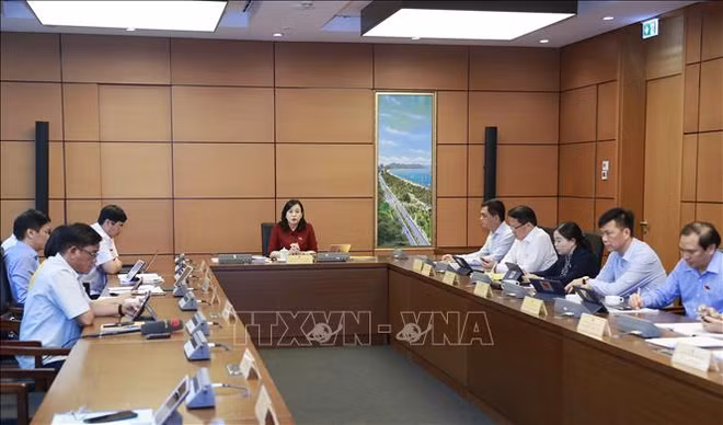 第十五届国会第五次会议：政府需出台强有力措施以完成2023年社会经济发展目标 ảnh 1