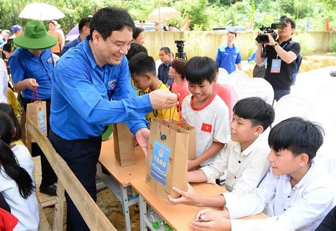 政府副总理陈红河:让2024年及今后的儿童工作发生真正的变化 ảnh 1 政府副总理陈红河:让2024年及今后的儿童工作发生真正的变化 ảnh 1