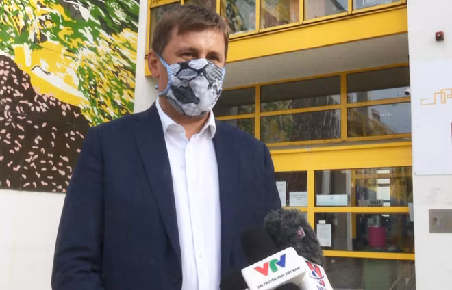 越南向捷克捐赠医用防护物资 ảnh 1 越南向捷克捐赠医用防护物资 ảnh 1