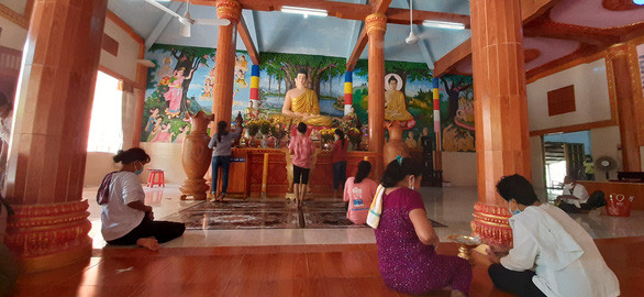 越南高棉族同胞喜迎传统新年不忘防疫任务 ảnh 1 越南高棉族同胞喜迎传统新年不忘防疫任务 ảnh 1