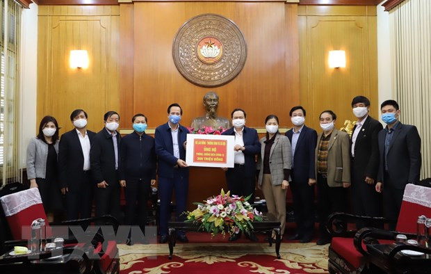 越南社会各界积极捐赠资金以及物资支援防疫工作 ảnh 1 越南社会各界积极捐赠资金以及物资支援防疫工作 ảnh 1