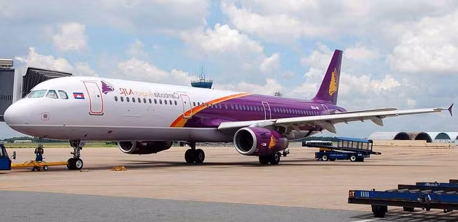 受新冠肺炎疫情影响柬埔寨航空业消减90%以上运力 ảnh 1