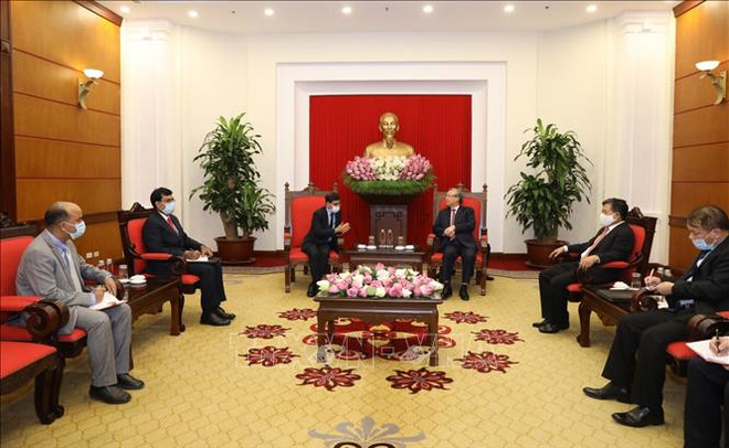 越共中央书记处常务书记陈国旺会见印度驻越大使维尔马 ảnh 1 越共中央书记处常务书记陈国旺会见印度驻越大使维尔马 ảnh 1