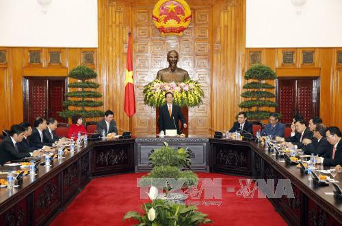 越南政府总理阮晋勇会见工商企业代表团 ảnh 1 越南政府总理阮晋勇会见工商企业代表团 ảnh 1
