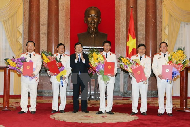 越南国家主席张晋创向新任最高人民检察院检察员颁发任命书 ảnh 1 越南国家主席张晋创向新任最高人民检察院检察员颁发任命书 ảnh 1