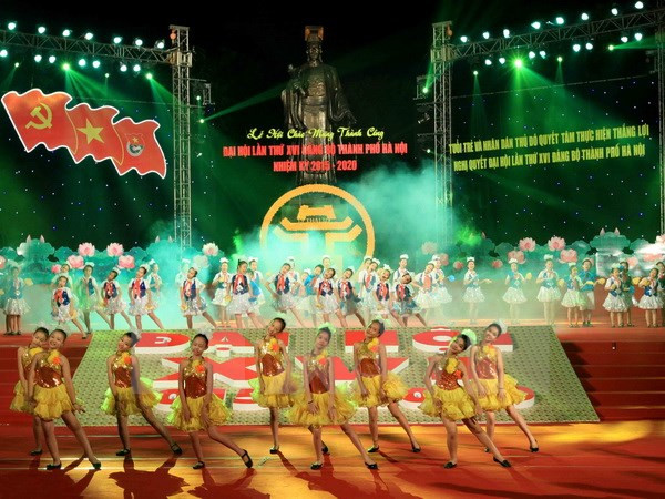 河内市庆祝越共河内市第十六次代表大会胜利召开 ảnh 1