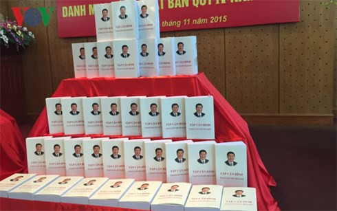 《习近平谈治国理政》越南文版在河内出版发行 ảnh 1 《习近平谈治国理政》越南文版在河内出版发行 ảnh 1