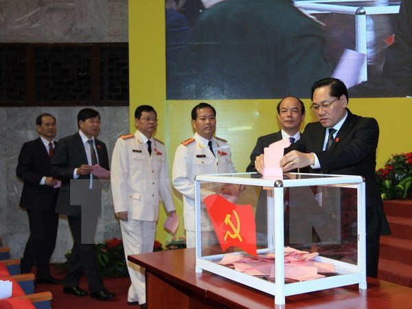 河内市第十六届市委副书记和市委常务委员会当选人名单揭晓 ảnh 1