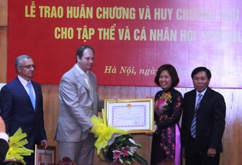 乌越协会集体和个人荣获越南友谊勋章和友谊徽章 ảnh 1 乌越协会集体和个人荣获越南友谊勋章和友谊徽章 ảnh 1
