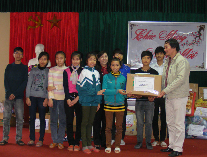 越南兴安省向当地儿童们提供协助 ảnh 1