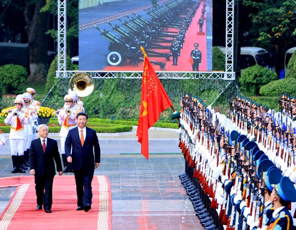 越共中央总书记阮富仲主持隆重仪式 欢迎中共中央总书记习近平到访 ảnh 1 越共中央总书记阮富仲主持隆重仪式 欢迎中共中央总书记习近平到访 ảnh 1