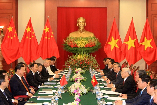 越共中央总书记阮富仲与中共中央总书记、国家主席习近平举行会谈 ảnh 2