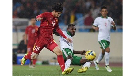 国际足球友谊赛:越南队主场3-2反超击败印尼队 ảnh 1 国际足球友谊赛:越南队主场3-2反超击败印尼队 ảnh 1