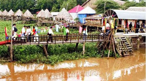 平阳省吸引国际游客12万人次 ảnh 1 平阳省吸引国际游客12万人次 ảnh 1