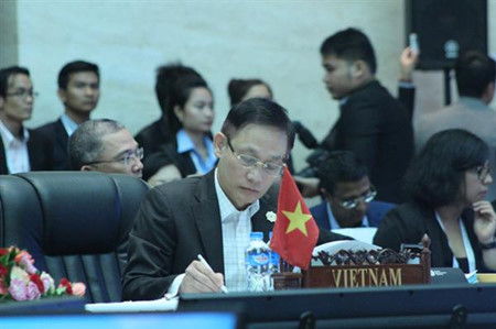 第49届东盟外长会推动实施东盟共同体愿景 ảnh 2 第49届东盟外长会推动实施东盟共同体愿景 ảnh 2