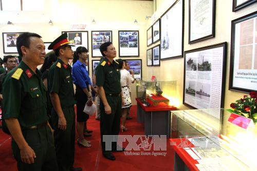 “黄沙和长沙归属越南—历史证据和法律依据”地图资料展在河江省举行 ảnh 2 “黄沙和长沙归属越南—历史证据和法律依据”地图资料展在河江省举行 ảnh 2