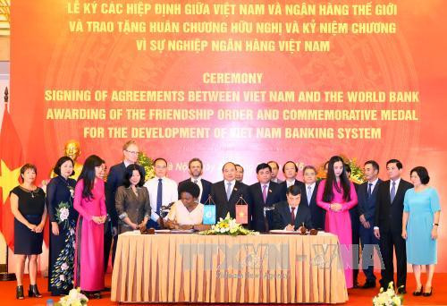 世行东亚与太平洋地区副行长维多利亚·克瓦荣获越南友谊勋章 ảnh 2