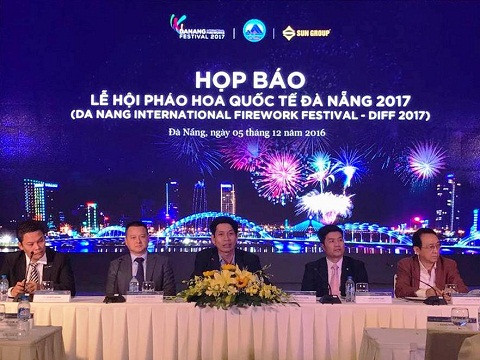 2017年岘港国际烟花节将于明年4月底举行 ảnh 1 2017年岘港国际烟花节将于明年4月底举行 ảnh 1
