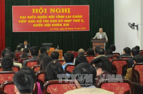 越南国会领导继续与各地选民接触 ảnh 2 越南国会领导继续与各地选民接触 ảnh 2