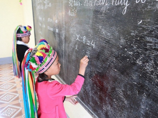 邓氏玉盛副主席会见联合国儿童基金会副执行主任奥马尔·阿布迪 ảnh 1