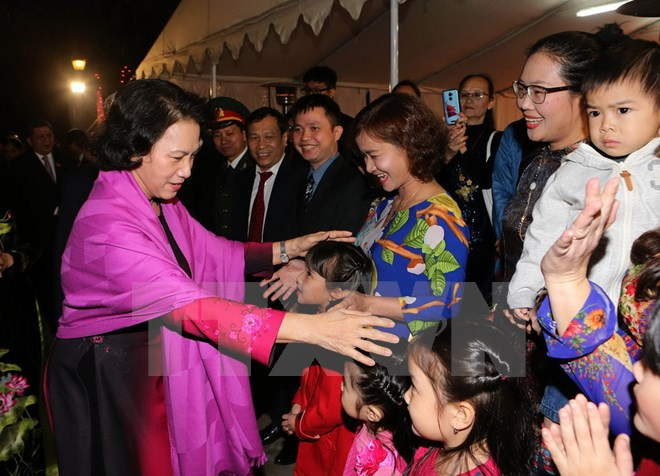 越南国会主席阮氏金银会见旅居印度越南人社群代表 ảnh 1