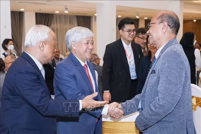 杜文战出席世界和平理事会代表团见面会 世界和平理事会新一届执行委员会亮相 ảnh 1 杜文战出席世界和平理事会代表团见面会 世界和平理事会新一届执行委员会亮相 ảnh 1