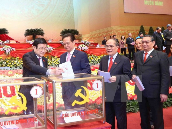 越南共产党第十二次全国代表大会第六天的新闻公报 ảnh 1 越南共产党第十二次全国代表大会第六天的新闻公报 ảnh 1