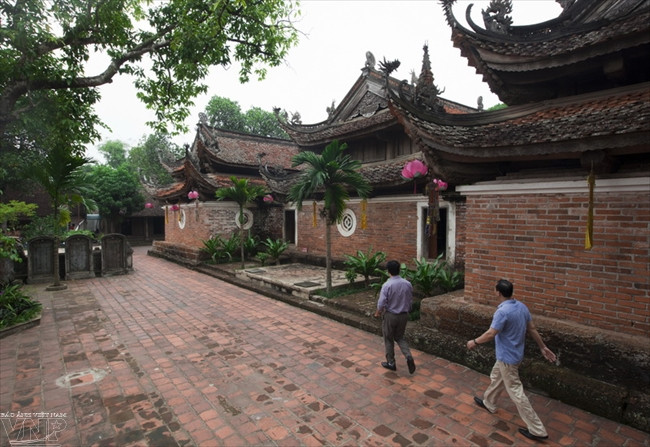 河内市石室县的西方古寺 ảnh 1 河内市石室县的西方古寺 ảnh 1
