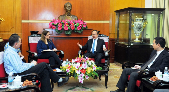 越南祖国阵线中央委员会主席阮善仁会见各国新任驻越南大使 ảnh 2