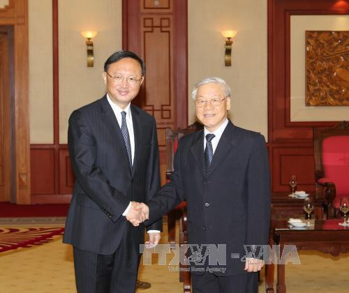 越共中央总书记阮富仲会见中国国务委员杨洁篪 ảnh 1