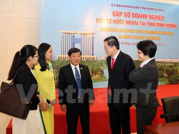 平阳省领导同80多家外资企业代表举行见面会 ảnh 1 平阳省领导同80多家外资企业代表举行见面会 ảnh 1