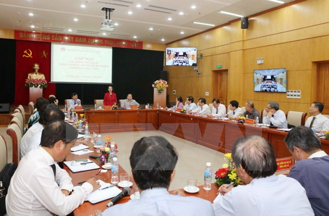 越共中央民运部部长张氏梅会见越南新任驻外大使和首席代表 ảnh 1 越共中央民运部部长张氏梅会见越南新任驻外大使和首席代表 ảnh 1