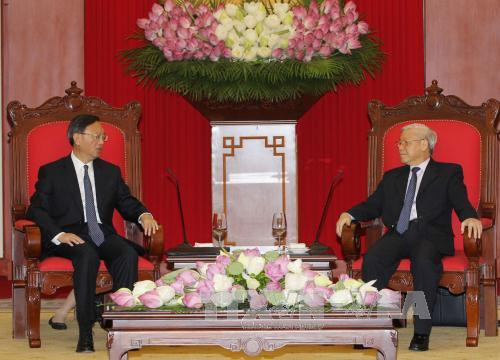 越共中央总书记阮富仲会见中国国务委员杨洁篪 ảnh 2