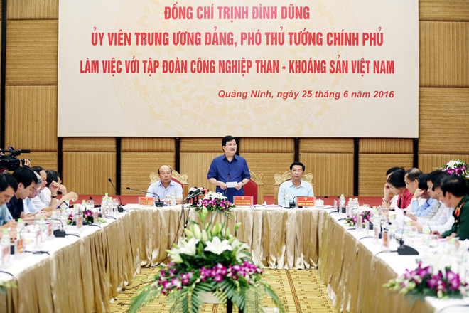 越南政府副总理郑廷勇与越南煤炭矿业集团领导举行工作会议 ảnh 1 越南政府副总理郑廷勇与越南煤炭矿业集团领导举行工作会议 ảnh 1