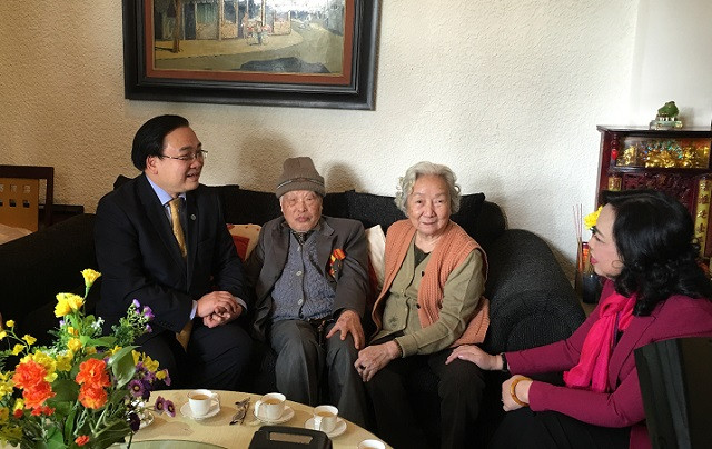 河内市市委书记黄忠海向本市公安局和首都司令部干部战士拜年 ảnh 3 河内市市委书记黄忠海向本市公安局和首都司令部干部战士拜年 ảnh 3