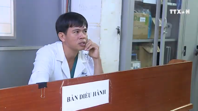 守护岘港市渔民的白衣使者 ảnh 1 守护岘港市渔民的白衣使者 ảnh 1