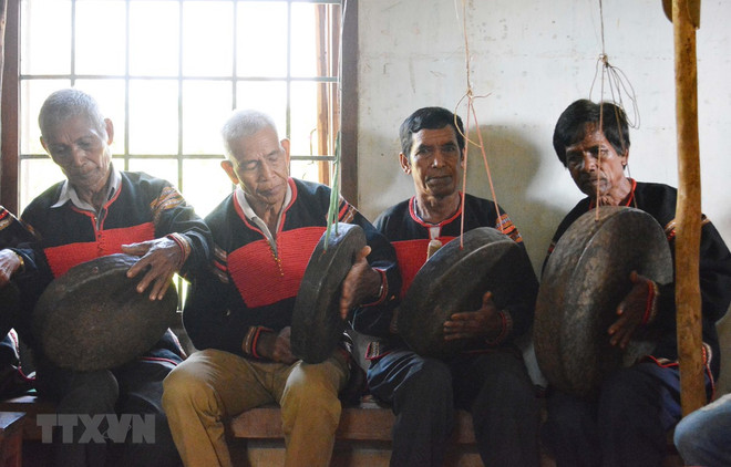 埃地族锣钲铸造过程展示活动开幕 ảnh 1 埃地族锣钲铸造过程展示活动开幕 ảnh 1