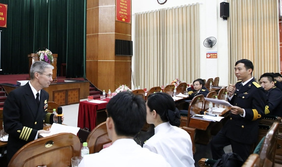 越南与日本海军加强水下医疗业务交流 ảnh 1 越南与日本海军加强水下医疗业务交流 ảnh 1