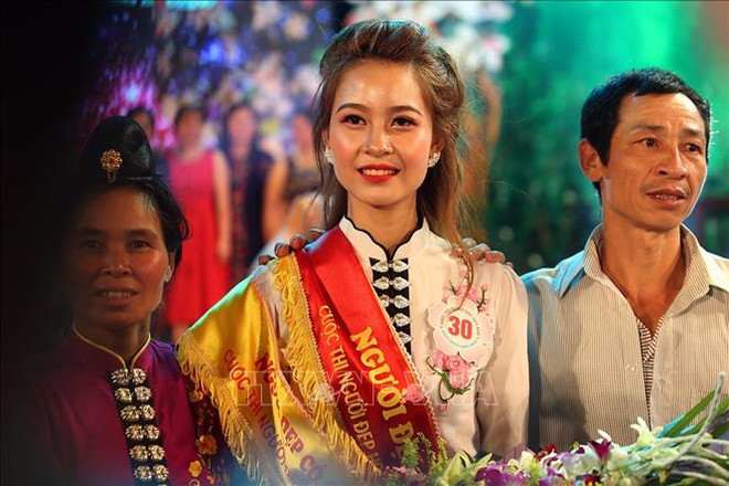 2019年奠边省羊蹄甲花小姐冠军出炉 傣族佳丽摘得桂冠 ảnh 1 2019年奠边省羊蹄甲花小姐冠军出炉 傣族佳丽摘得桂冠 ảnh 1