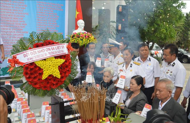 深切缅怀在鬼鹿角礁英勇牺牲的烈士们 ảnh 2