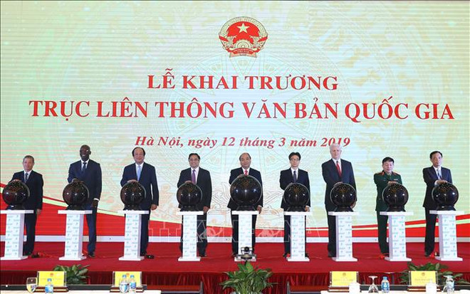 越南政府总理阮春福出席国家电子文件交换平台开通仪式 ảnh 1 越南政府总理阮春福出席国家电子文件交换平台开通仪式 ảnh 1