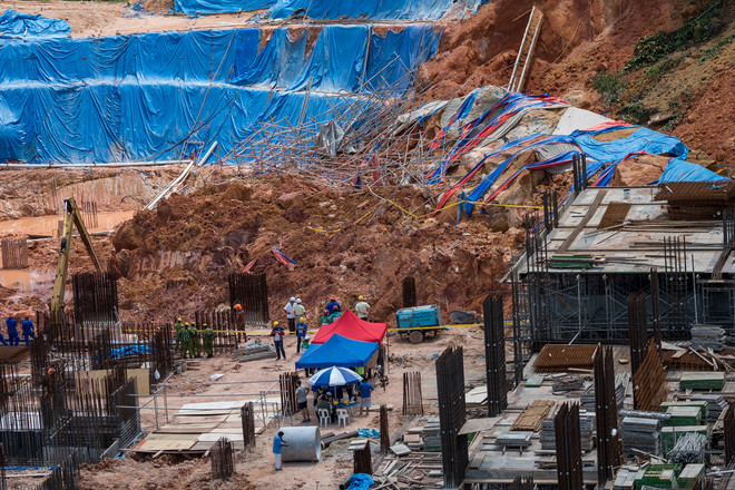 马来西亚在建工地发生山体滑坡 致11人死亡和失踪 ảnh 1