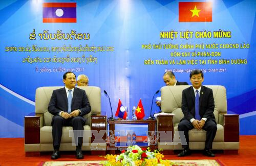 老挝政府副总理宋赛•西潘敦访问平阳省 ảnh 2