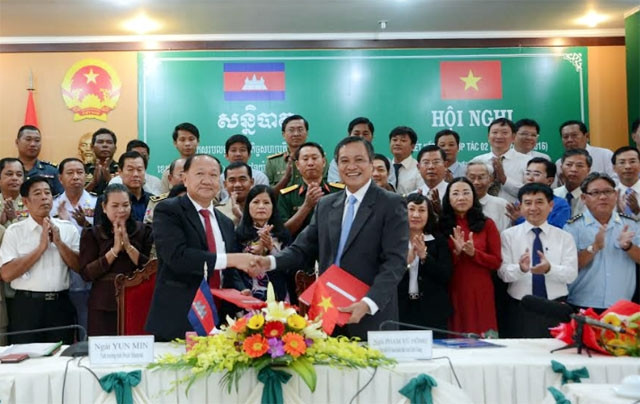 越南坚江省与柬埔寨西哈努克省加强合作 ảnh 1