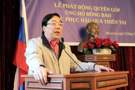越南驻俄罗斯大使馆发起捐款活动帮助国内洪灾灾民 ảnh 1