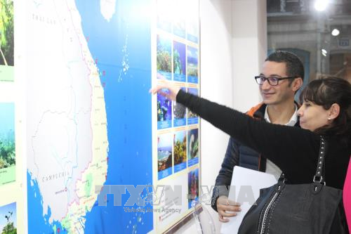 越南海洋与岛屿展览会在法国首都巴黎举行 ảnh 2 越南海洋与岛屿展览会在法国首都巴黎举行 ảnh 2